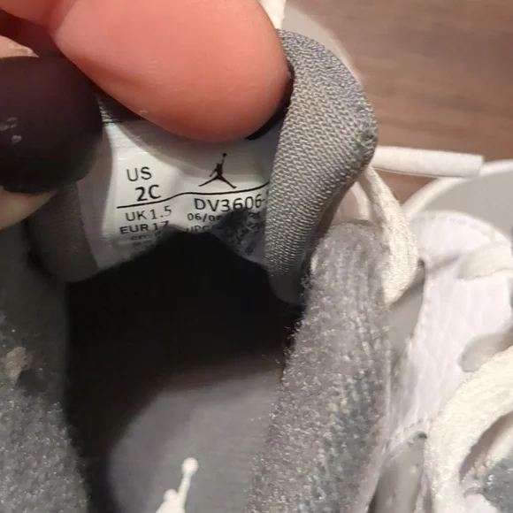Jordan retro infant shoes size 2c grey n white retro - Picture 3 of 9